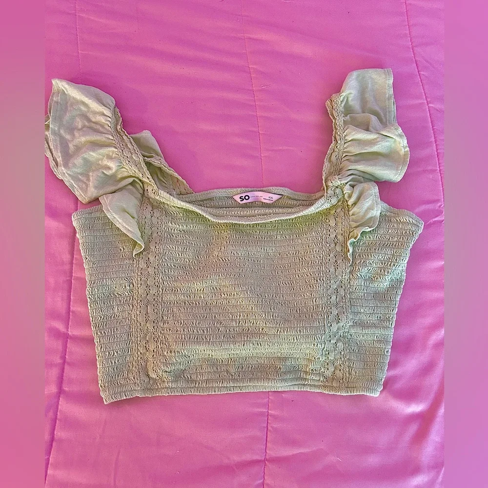 Pastel lime green SOS smocked green tank!🌿 - Picture 1 of 3